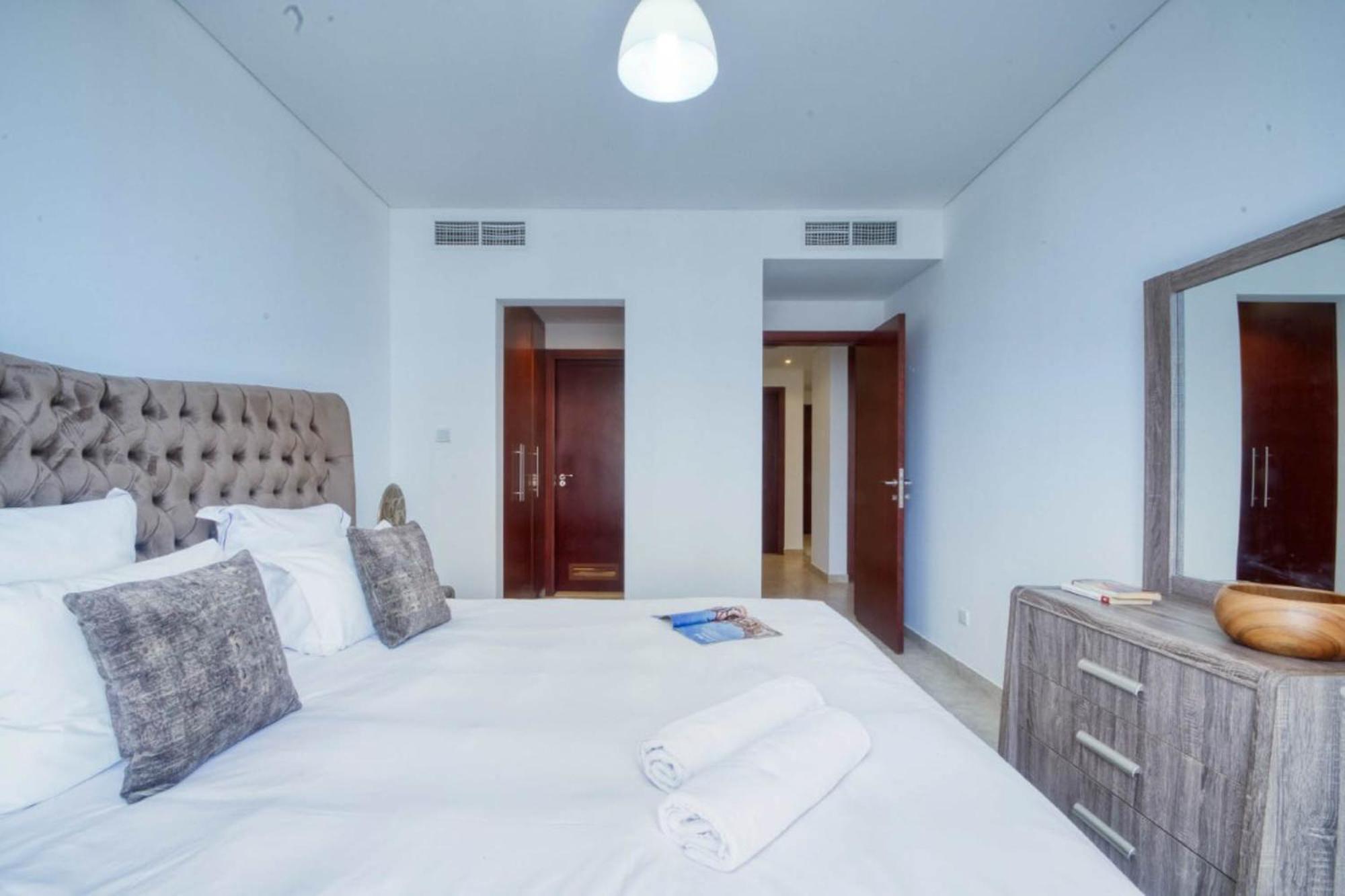 Dream Apartments- Emaar Towers - Rega Al Buteen अपार्टमेंट *